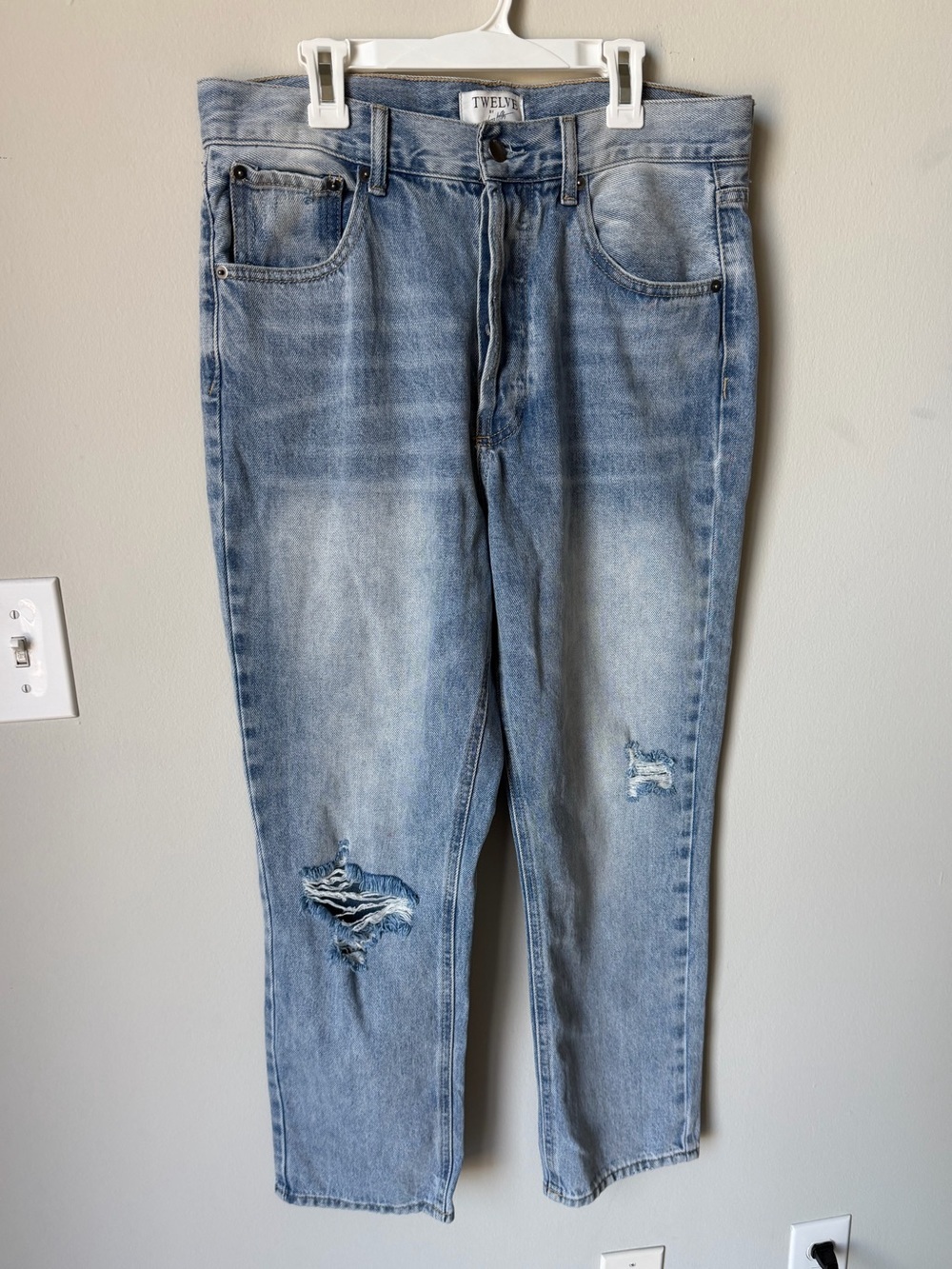 Twelve by Ontwelfth Distressed High Rise Jeans – Size 28